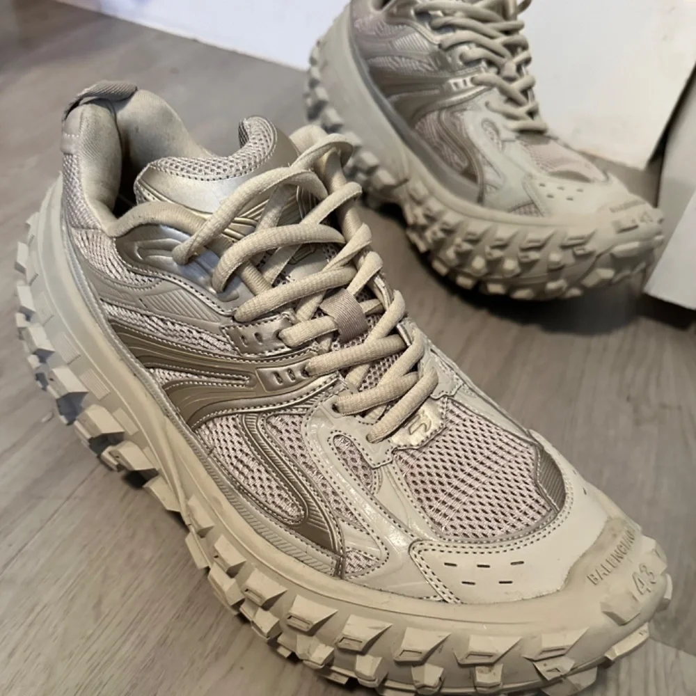 BALENCIAGA SHOES - Picture 3 of 6
